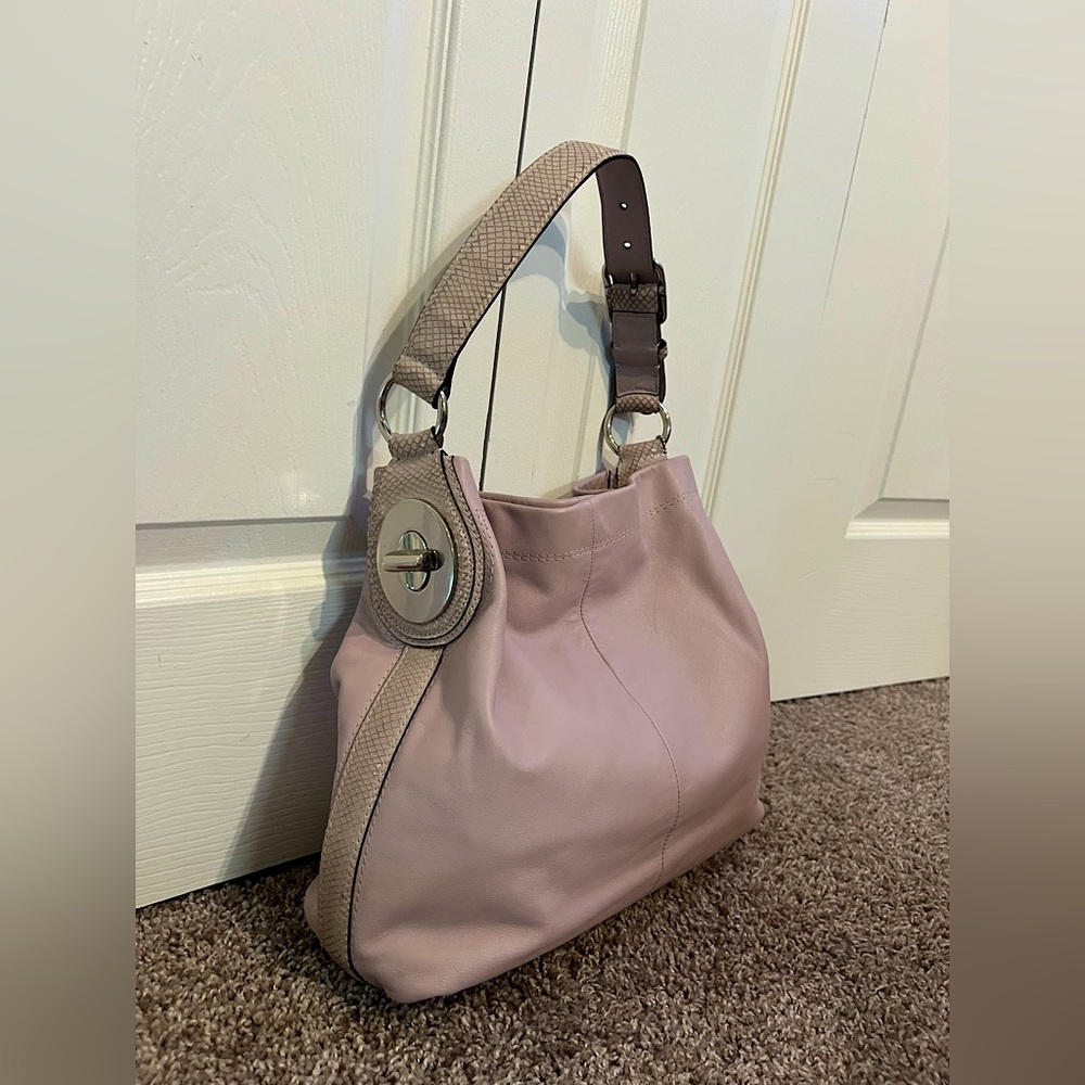Vintage Coach Penelope Leather Hobo Shoulder Bag in Stunning Pale Lilac color